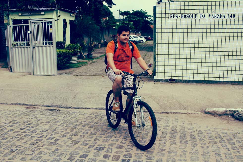 Thiago Miotto mudou não apenas de vida, mas de endereço para poder ir andando ou de bicicleta ao trabalho